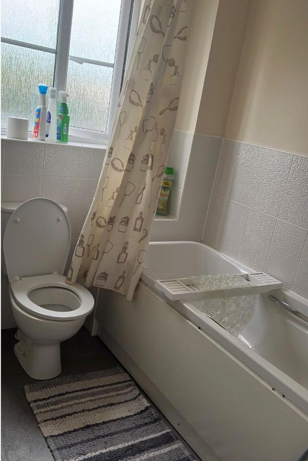 Salimi Apartment Bridgend  Exterior foto